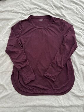 Athleta Uptempo Women’s Burgundy Curved Long Sleeve Shirt